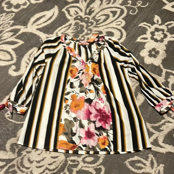 Olive hill top. New.Black and gold.Size small. Floral and stripes. Anthropology - Picture 1 of 5